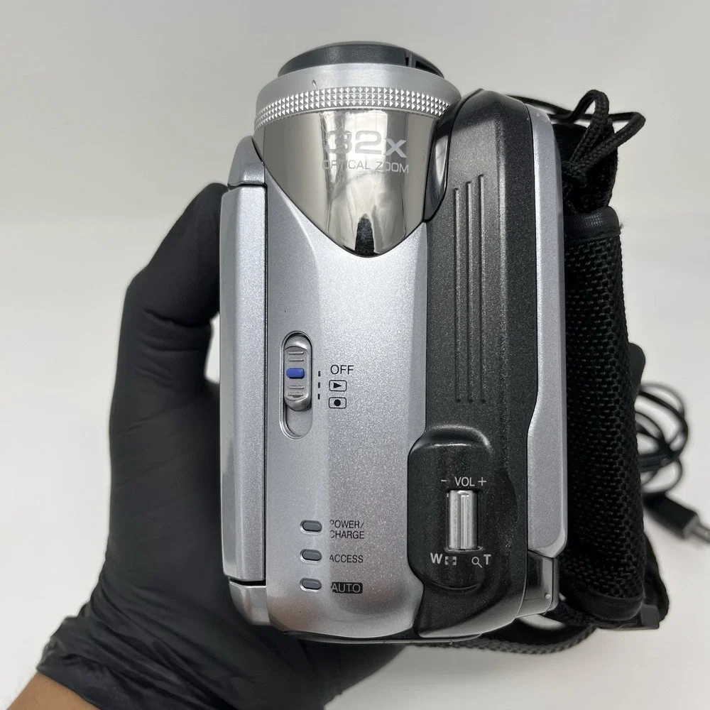 JVC Everio GZ-MG21U 20GB HDD Digital Camcorder Silver 32x Zoom W/ Remote